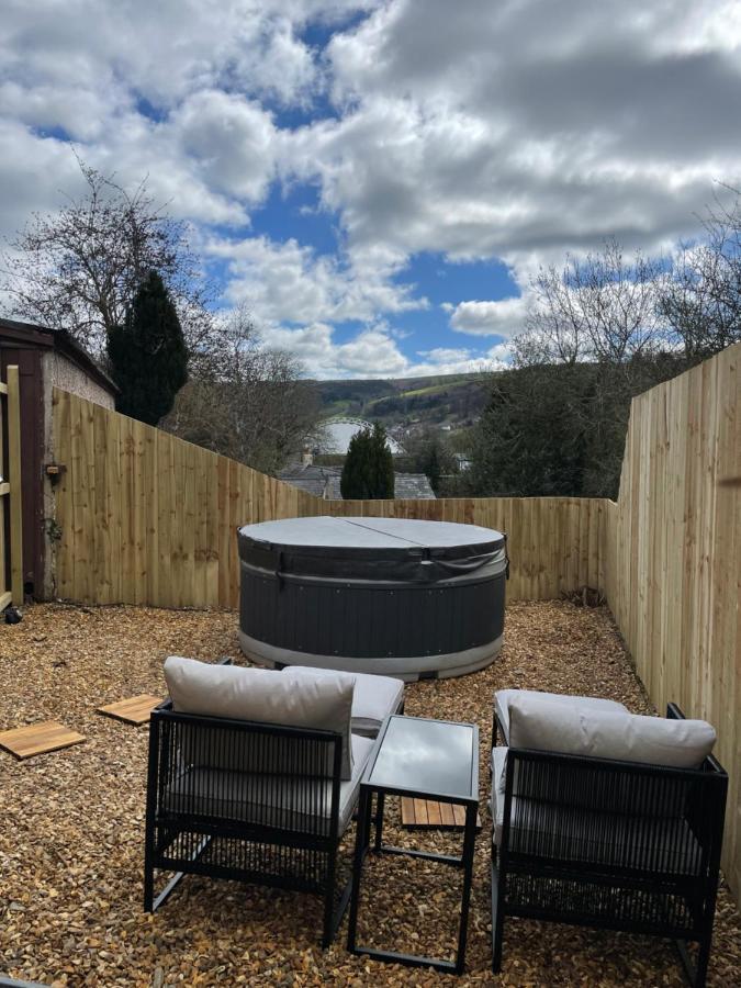 Dee Lodge With Private Hot Tub Llangollen Exterior photo